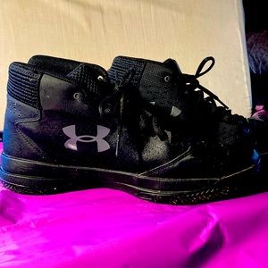 Mens under armor size 10